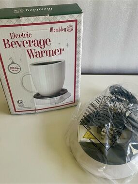 NIB Wembley White Electric Beverage Warmer